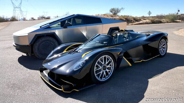 Крис Харрис в Aston Martin Valkyrie Spider на улице | Carscoops